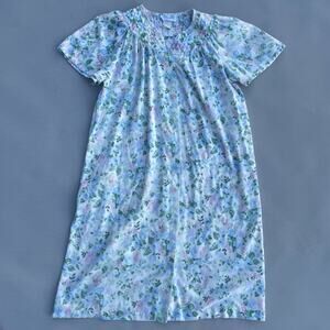 VTG Leisure Life Floral Housecoat Nightgown Cottage Core Granny Mumu Size M Snap